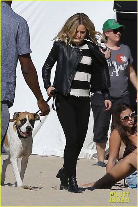 Kristen Bell Films A Veronica Mars Scene At The Beach Photo 4181317