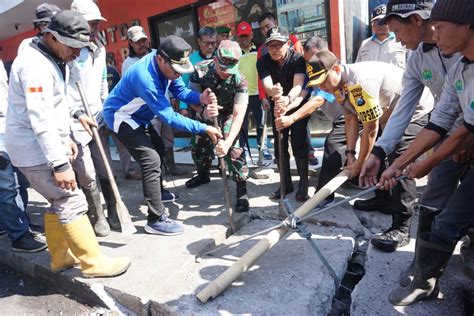 Ketika menyebut iman, bersih berarti mencakup keseluruhan. Kebersihan adalah sebagian dari Iman, Kapolres Makota dan ...