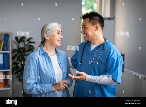 alte japanische frau fotos und bildmaterial in hoher auflösung alamy