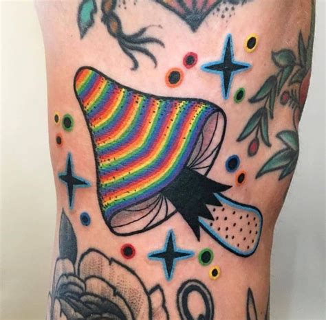 Tattoo Trippy In 2020 Hippie Tattoo Tattoos Mushroom Tattoos
