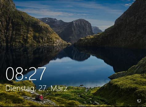 Set Windows 10 Lock Screen Background