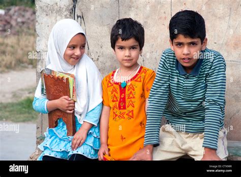 School Children In Kashmir Stock Photo Alamy