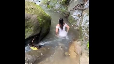 Ngintip Janda Mandi Telanjang Di Sungai Body Nya Mulus Banget Youtube
