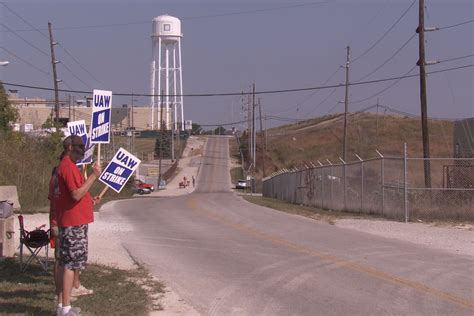 Uaw Workers Across Indiana Participate In Nationwide Strike News