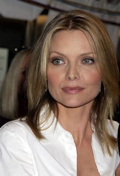 Michelle Pfeiffer Coolio Age Defying Michelle Pfeiffer Lets Natural Beauty Shine In Stunning
