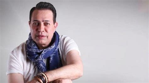 الفنان المصري حكيم ينجو من الموت بعد تعرضه لحادث سير مروّع البوابة