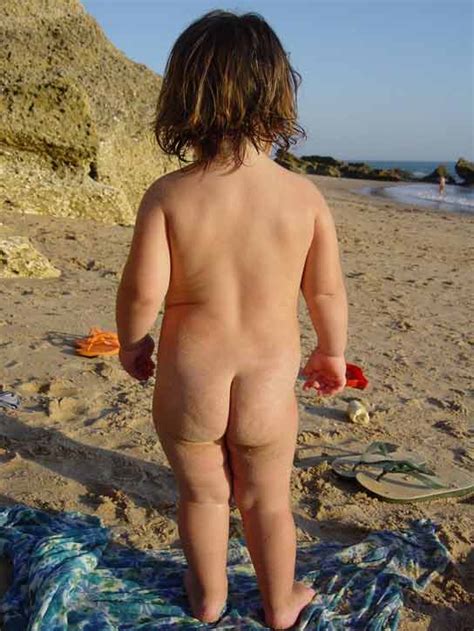 Nace En Alicante Una Plataforma Pro Playas Limpias Y Sin Topless