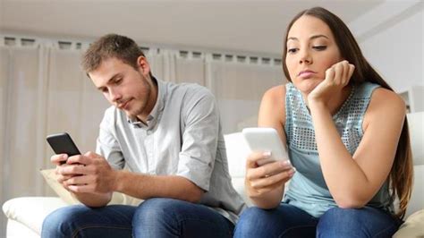6 Ways Technology Can Sabotage A Relationship