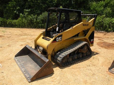 Machine n working condition bucket is fair inside cab fair low hours price excludes 5 percent commission. CAT 257 SKID STEER LOADER - J.M. Wood Auction Company, Inc.
