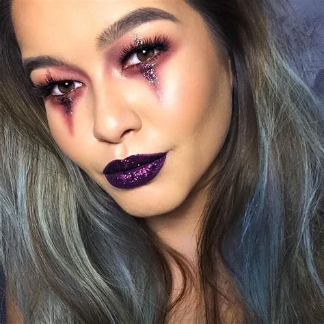 Complete Your Halloween Makeup With These Glitter Beauty Looks