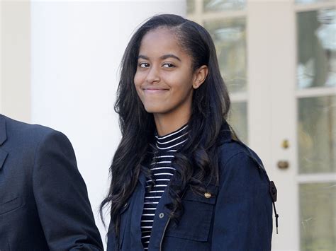 23 year old malia obama in a gray sweatshirt in los angeles new photos