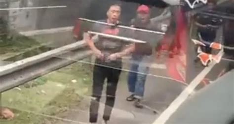 Heboh Aksi Koboi Jalanan Di Jakarta Gunakan Pelat RFS Acungkan Pistol