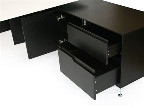 ✓große auswahl ✓ ein moderner schreibtisch in weiß/schwarz, ausgestattet mit einem schubkasten, einer tür und. Schreibtisch Livorno XL Schwarz Weiß