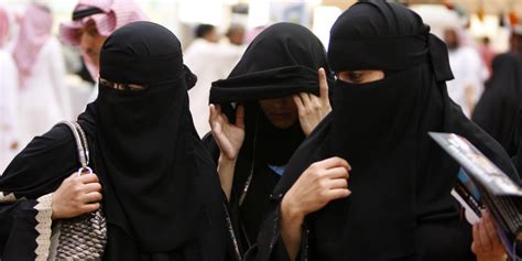 In Saudi Arabia Social Media Is Helping Reveal The Harassment Of Women Huffpost