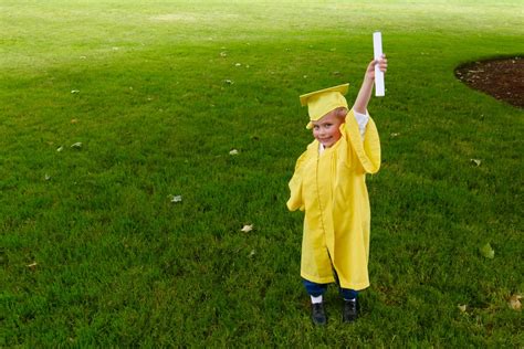 Unique Graduation Photoshoot Ideas You’ll Want to Use in 2021 | The