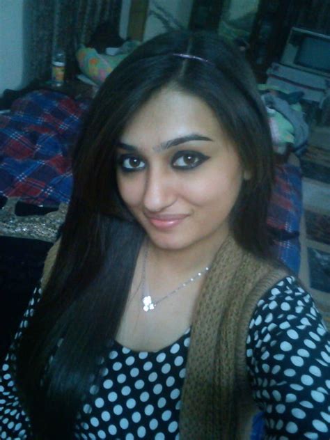 Cute Desi Young Girl Showing Her Nude Body Sexy Indian Photos Fapdesi