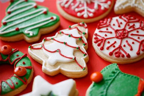 While posting christmas cookies here the beginning of november might be a tad bit really early, i hope you can forgive me. Royal Icing Recipe for Decorating Cookies