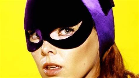 Yvonne Craig Est Morte Lactrice Qui Incarnait Batgirl Dans La Série Batman Décède à 78 Ans
