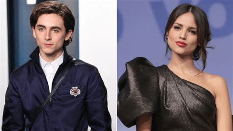 Timothee Chalamet Eiza Gonzalez Romance Confirmed With Kissing Picture