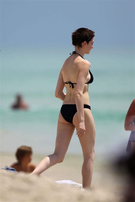 Anne Hathaway In Bikini The Fappening