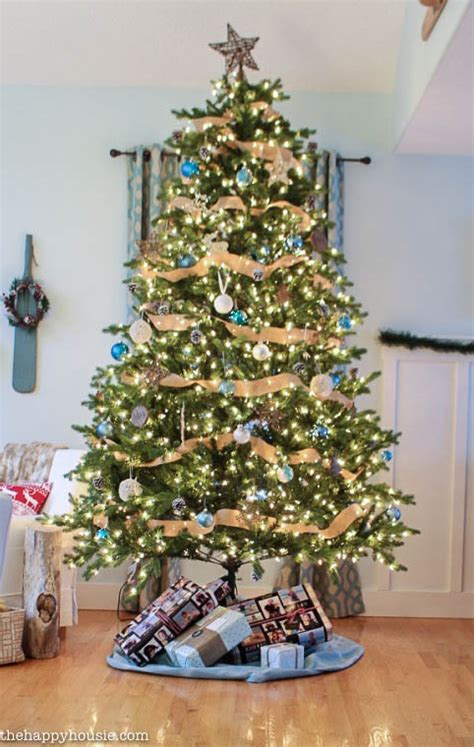 Domestic Fashionista: Natural Christmas Tablescape