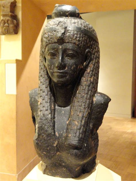 File Cleopatra VII Statue Fragment 69 30 BC Royal Ontario Museum