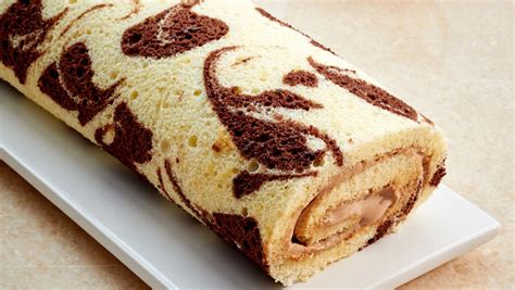 Chocolate And Vanilla Marble Roulade