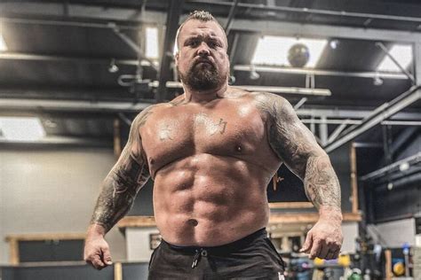 Video Strongman Giant Eddie Hall Bows Down To Insane Grip Strength Essentiallysports