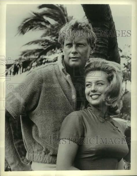 Press Photo Troy Donahue Tina Cole On Hawaiian Eye Hcp29849 EBay