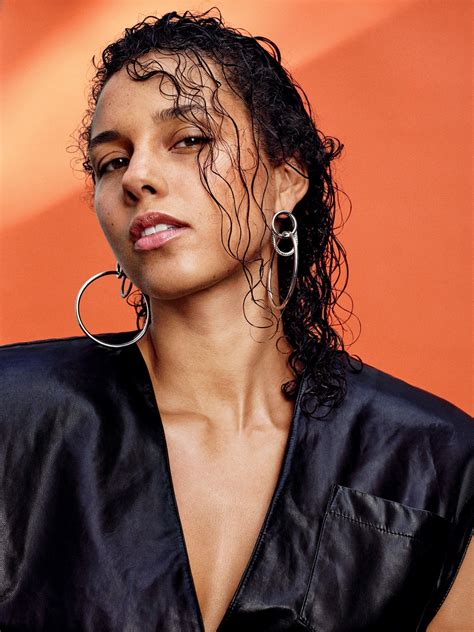 75 Hot And Sexy Pictures Of Alicia Keys One Of Sexiest Singers Of