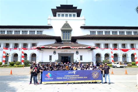 08122359388 • golden flower alamat : Menikmati Gedung Sate, 'Centerpoint' Pariwisata Bandung ...