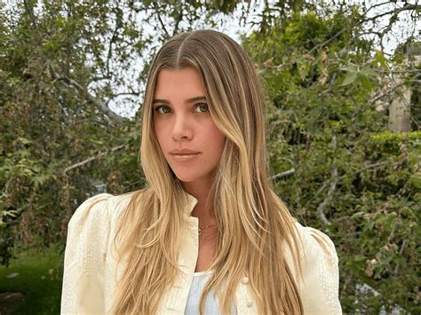 This Polish Is The Secret To Sofia Richie S Naked Nails