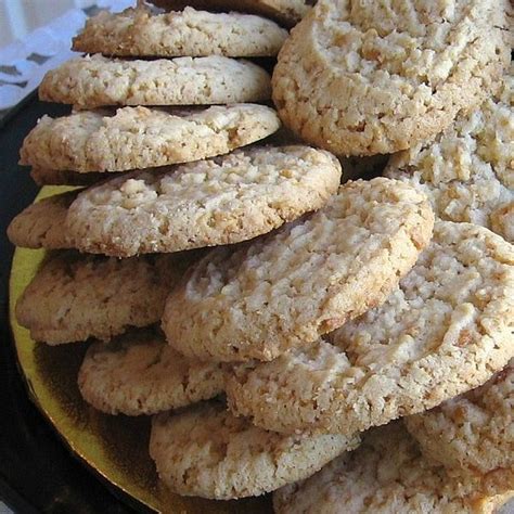 Traditional polish christmas eve (wigilia) dinner recipes. Polish Christmas Cookie Recipes | Butter crunch cookies, Polish christmas cookie recipe, Butter ...