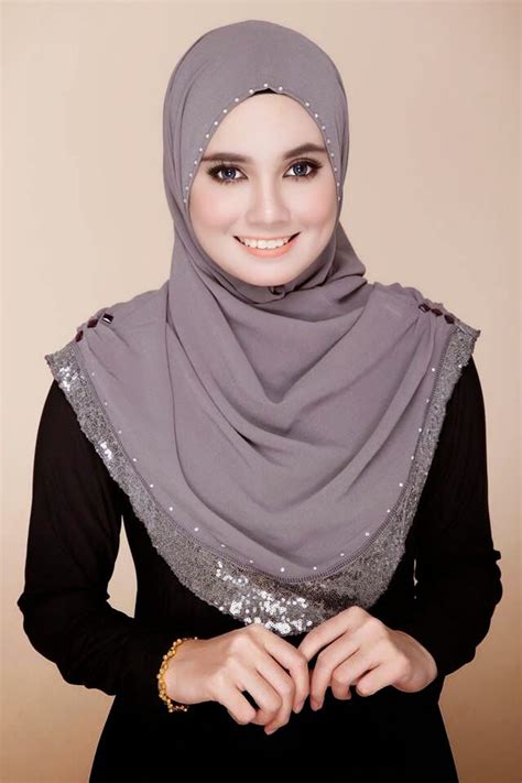 Gadis hijab | di goyang sama cwoknya?. Tudung | Hijab fashion, Style, Hijab