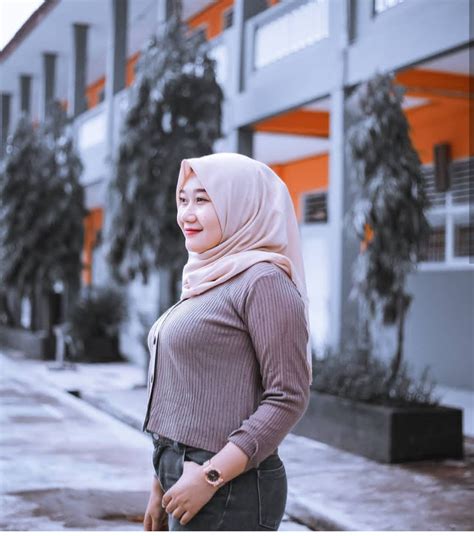 Cewek Berhijab Berkumis Tipis Mempunyai Gairah Nafsu Tinggi Di 2020 Hijab Chic Casual Hijab