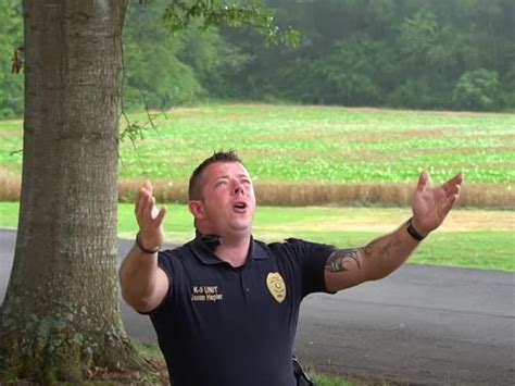Police Officer Worships God With ‘i Can Only Imagine In Lip Sync Battle Christian Learning And News