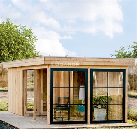 Enjoy A Wooden Garden Room In The Garden Lugarde