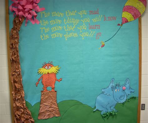 Dr Seuss Bulletin Board Ideas Kindergarten Crafts Classroom Crafts