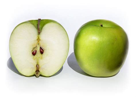 Are Apple Seeds Poisonous Facts About Cyanide In Apples Delishably