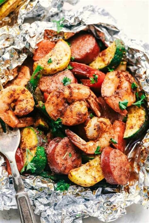 In the ruins of a place once known as north america lies the nation of panem, a shining capitol surrounded by twelve outlying districts. 16 Easy Low Carb Keto Foil Pack Meals You'll Want To Try ...