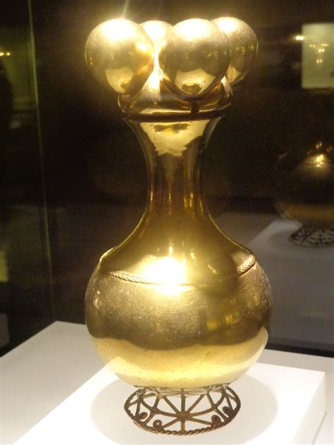 The Quimbaya Poporo Gold Attributed To The Pre Columbia Flickr