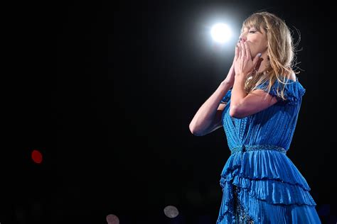 Taylor Swift Just Shattered AMC’s Record for Single-Day Presales