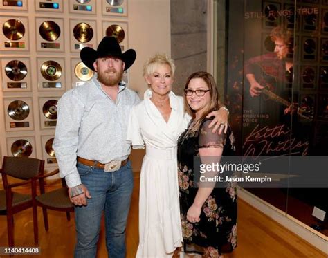 Lorrie Morgan Photos Photos And Premium High Res Pictures Getty Images