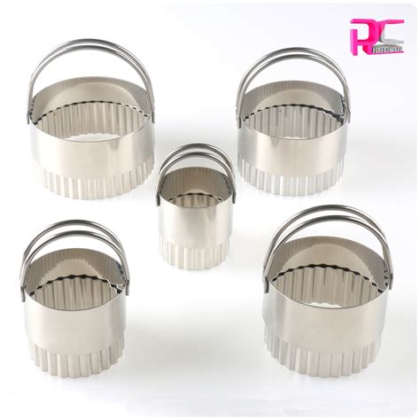 5 Piece Stainless Steel Fluted Edge Biscuit Cookie Cutters Mold