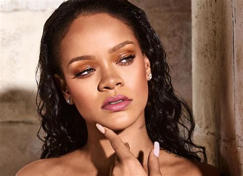 Rihanna Is Now The Worlds Wealthiest Female Musician Fashion Journal
