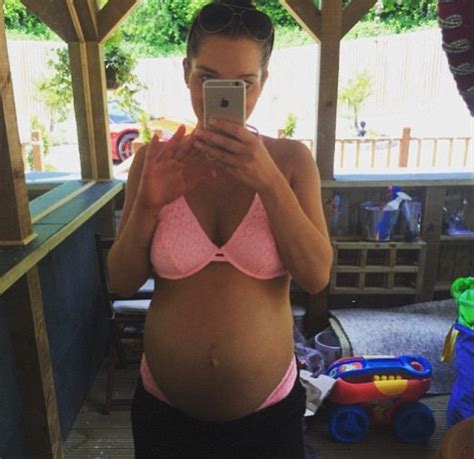 Pregnant Helen Flanagan Shows Off Her Baby Bump In A Bikini Selfie Daily Mail Online