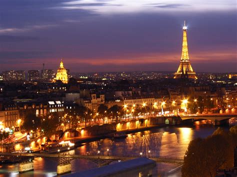Paris is one of the top tourist destinations of the world with about 33 million visitors visiting it every year. Paris Desktop Wallpapers - Wallpaper Cave