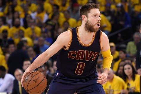Report Matthew Dellavedova Signs One Year Deal To Remain With