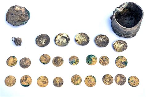 Rare Gold Coins And 900 Year Old Earring Found In Caesarea