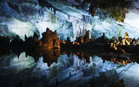 Пещера Тростниковой флейты Китай Удивительные чудеса под землей